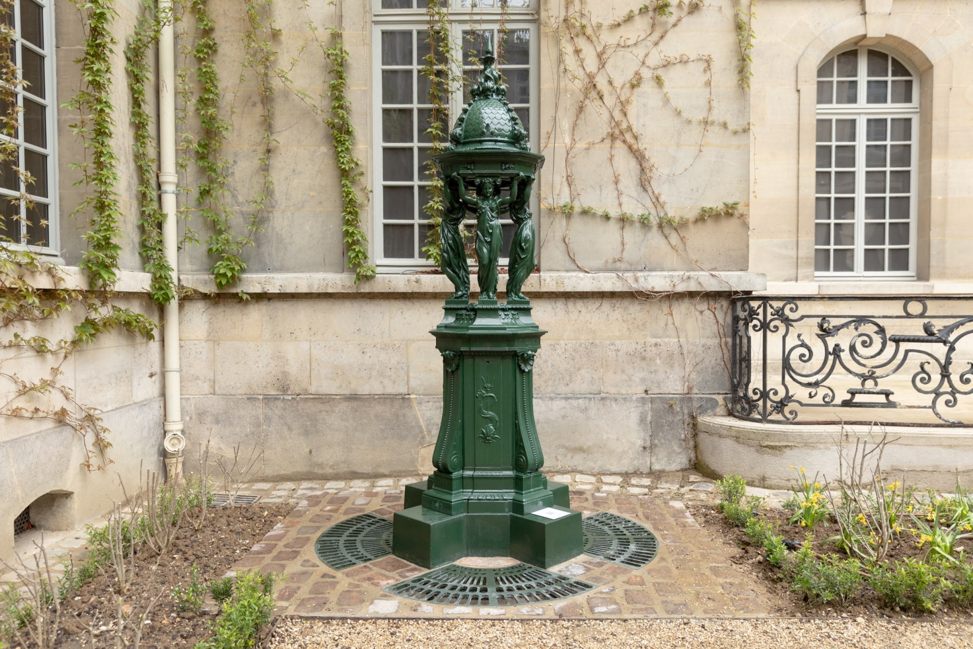fontaine-256.jpg